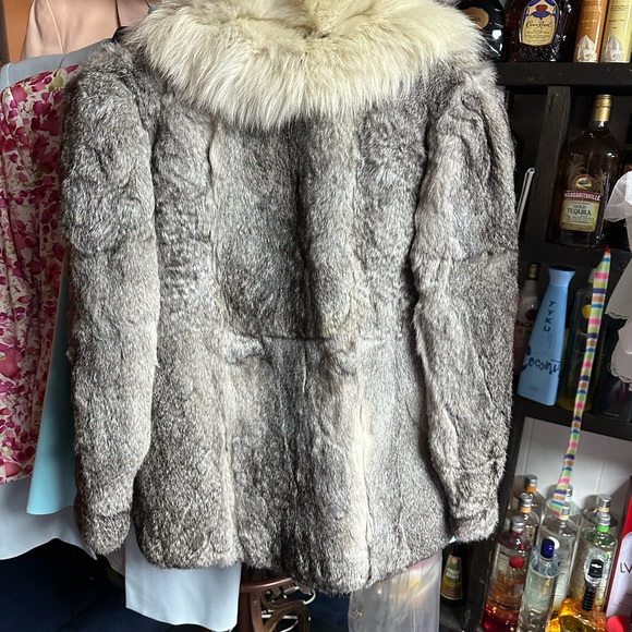 Fur coat - Picture 9 of 12